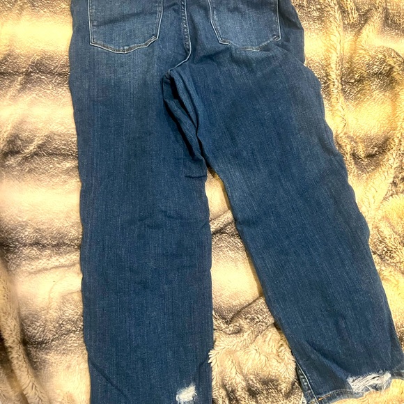 Flying Monkey distressed at the bottom cropped jeans. - Picture 2 of 4